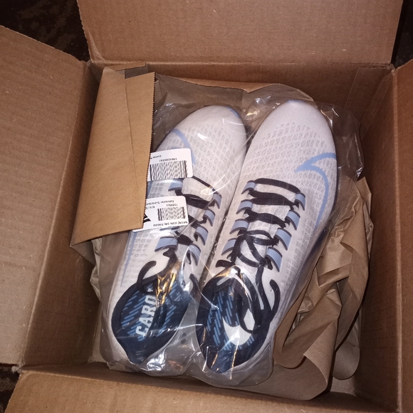 Athletic_Shoes